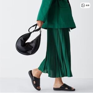 NWT Uniqlo C Faux Leather Round Shoulder Bag - Black